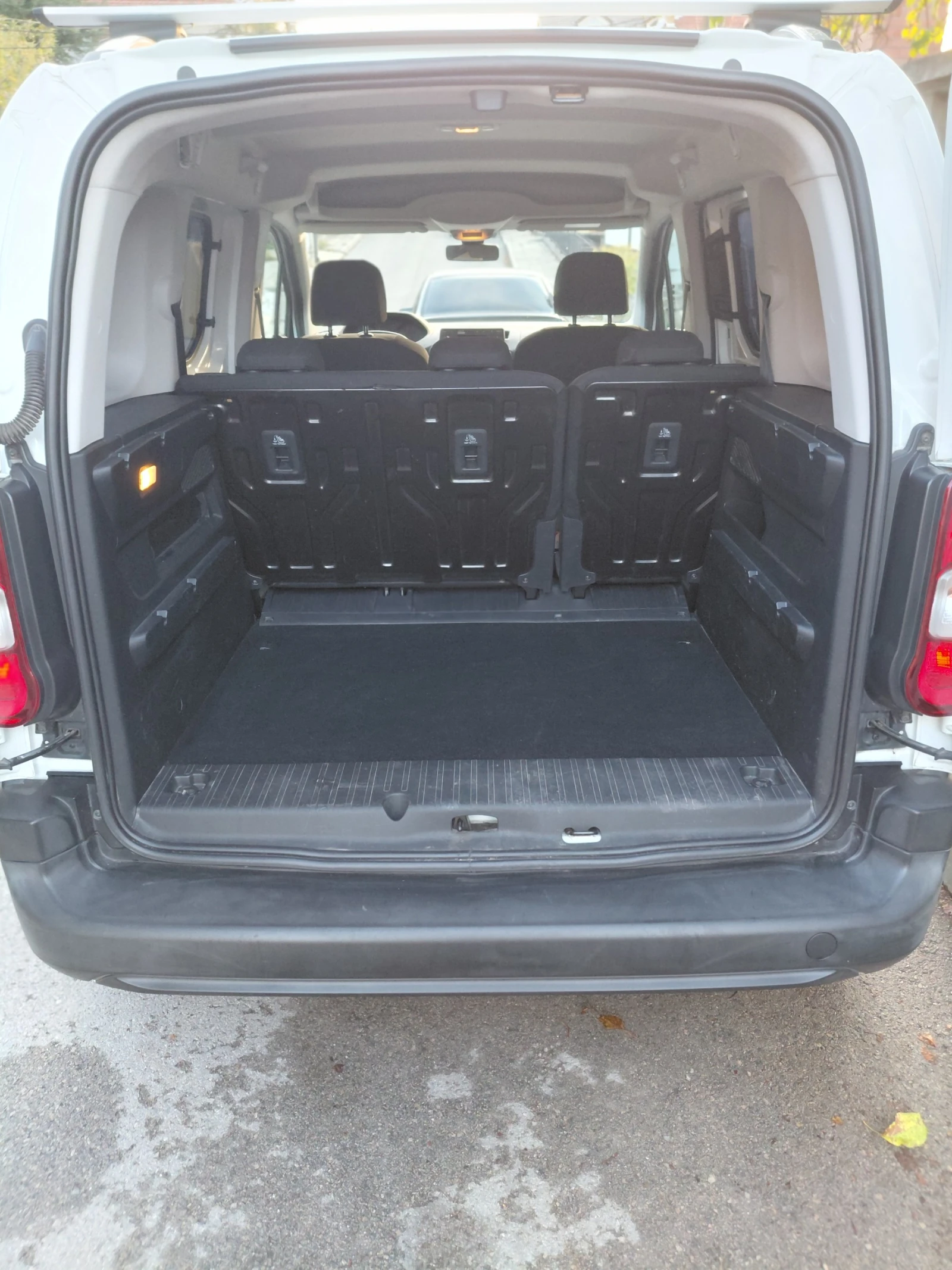 Peugeot Rifter, снимка 5 - Автомобили и джипове - 56735784