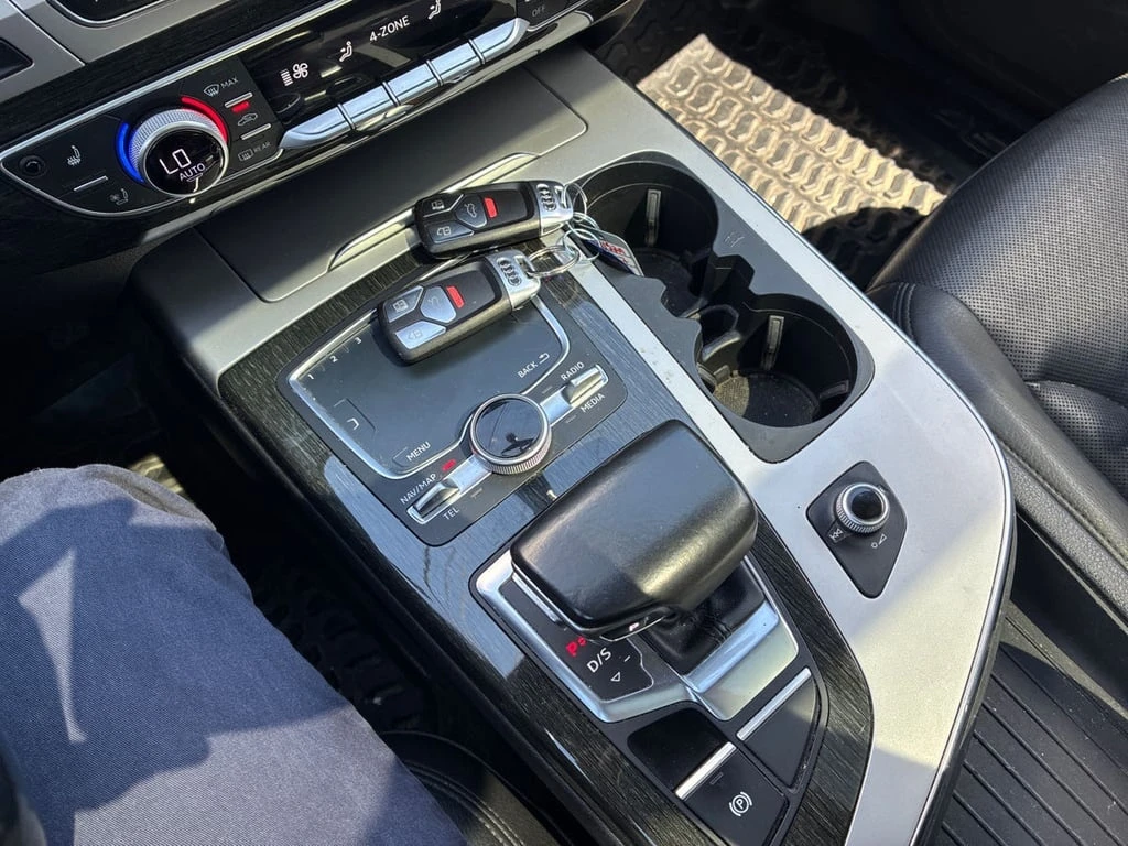 Audi Q7 * 3.0T Progressiv * CARFAX * БЕЗ ПЪРВОНАЧАЛНА ВНОС - изображение 10