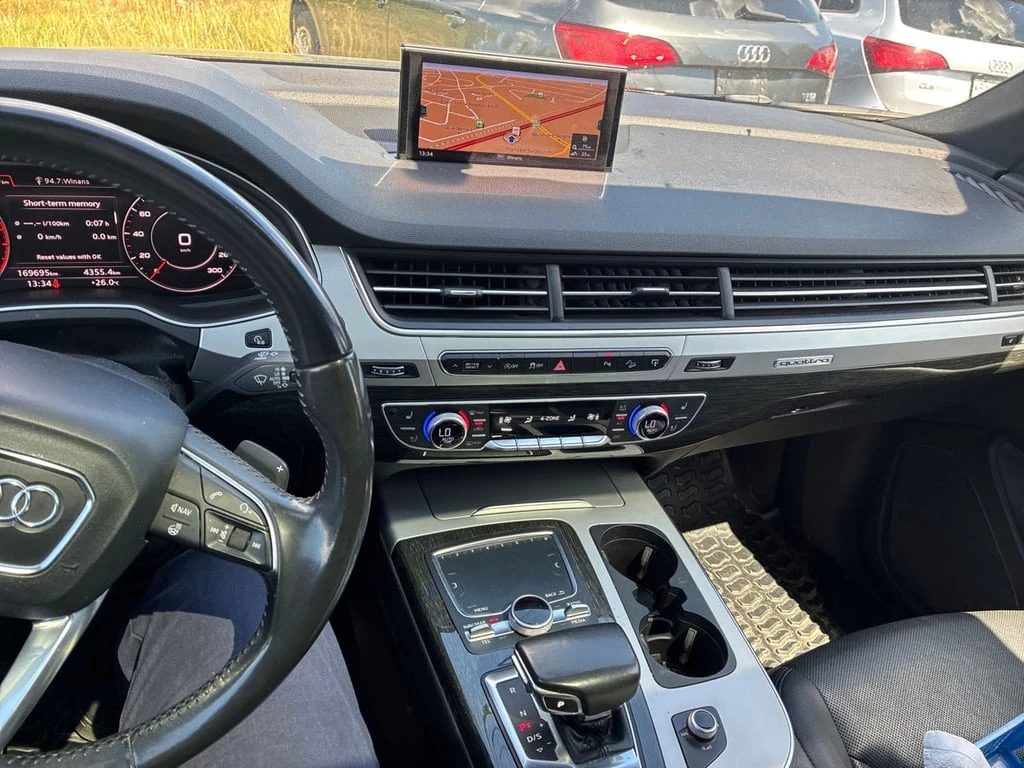 Audi Q7 * 3.0T Progressiv * CARFAX * БЕЗ ПЪРВОНАЧАЛНА ВНОС - изображение 9