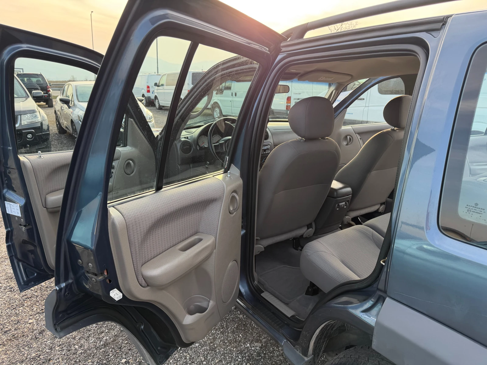 Jeep Cherokee 3.7 SPORT ГЪРЦИЯ 68000 КМ НОВО, снимка 11 - Автомобили и джипове - 53714048