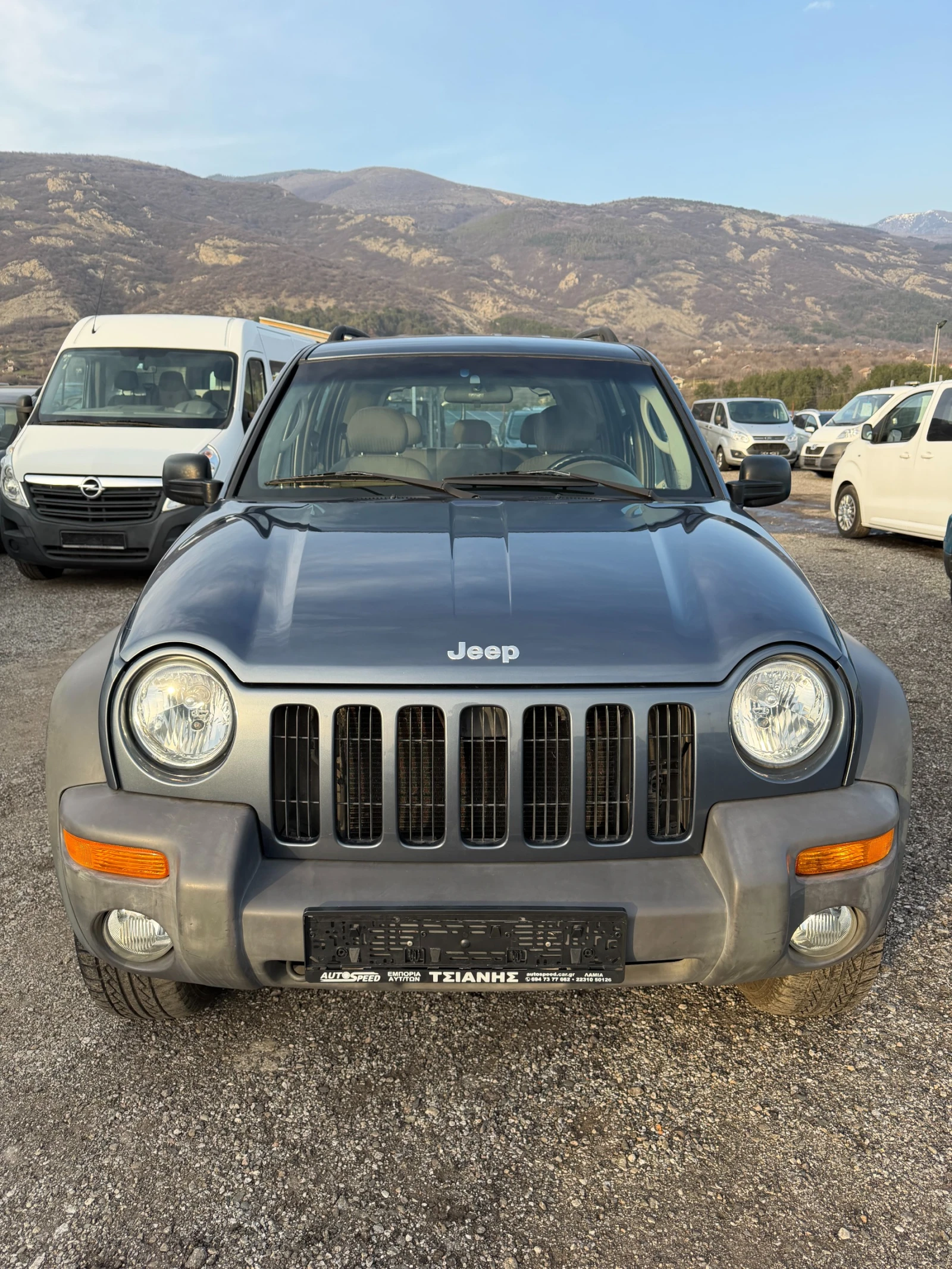 Jeep Cherokee 3.7 SPORT ГЪРЦИЯ 68000 КМ НОВО, снимка 3 - Автомобили и джипове - 53714048