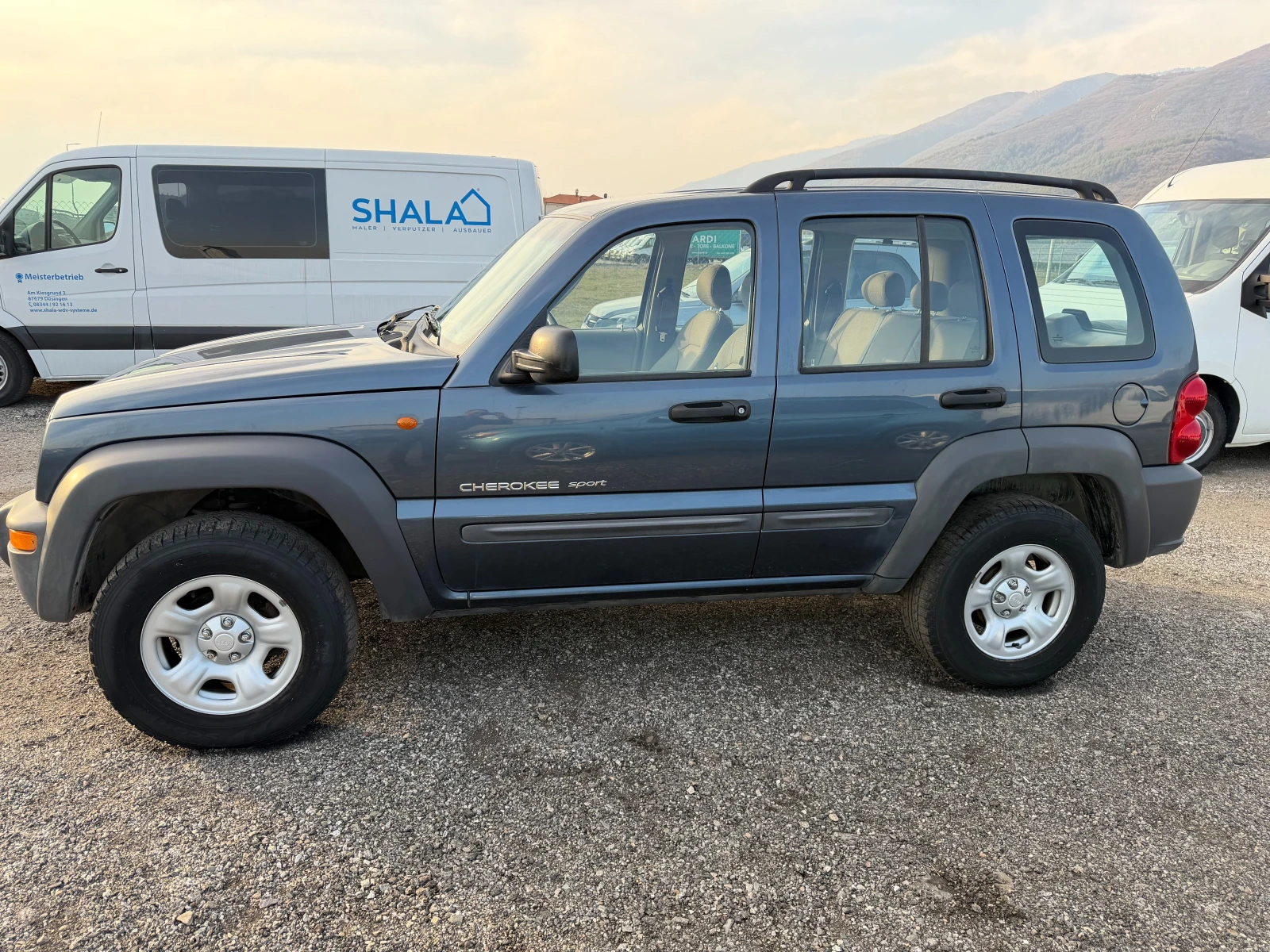 Jeep Cherokee 3.7 SPORT ГЪРЦИЯ 68000 КМ НОВО