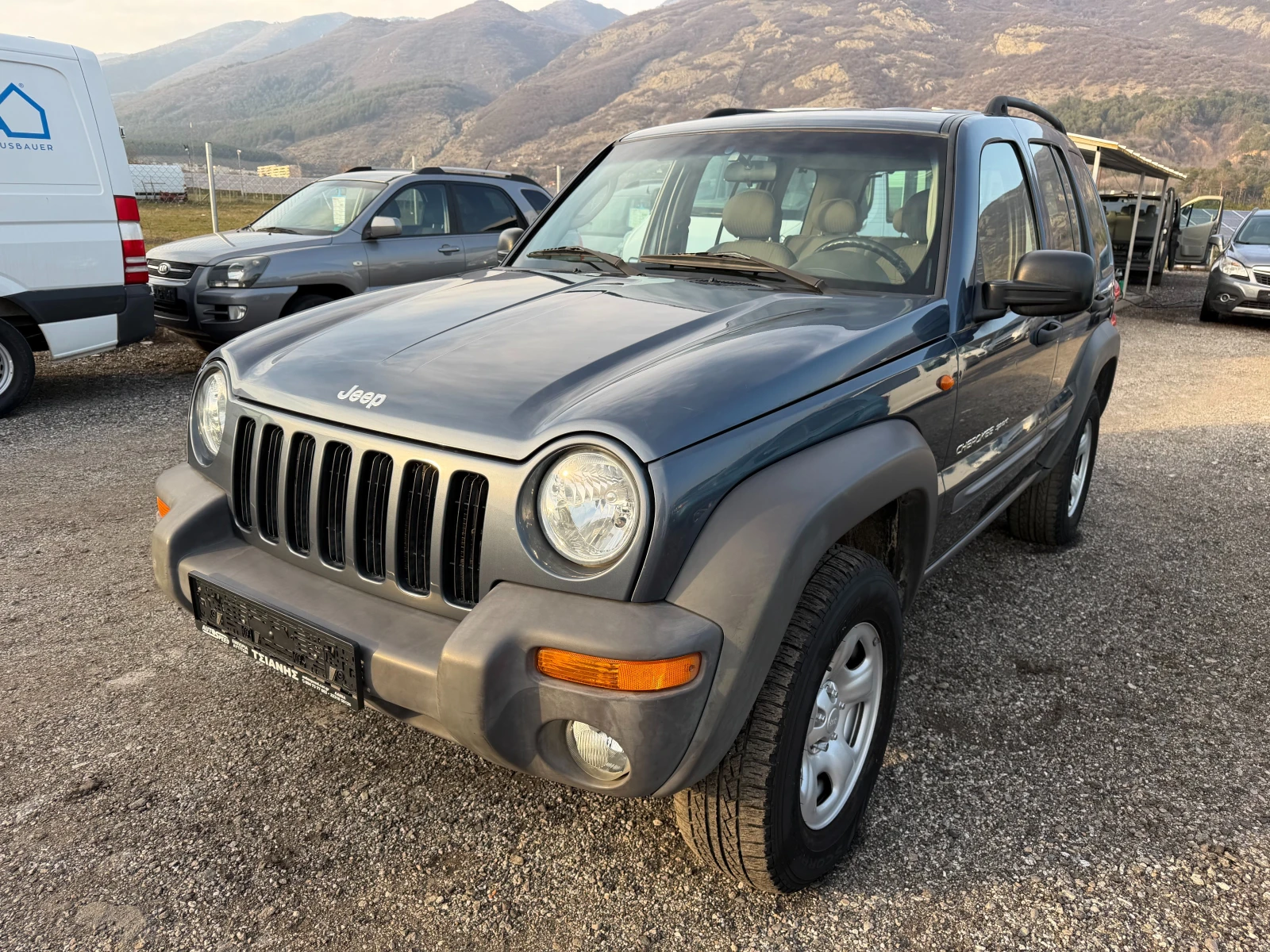 Jeep Cherokee 3.7 SPORT ГЪРЦИЯ 68000 КМ НОВО, снимка 2 - Автомобили и джипове - 53714048