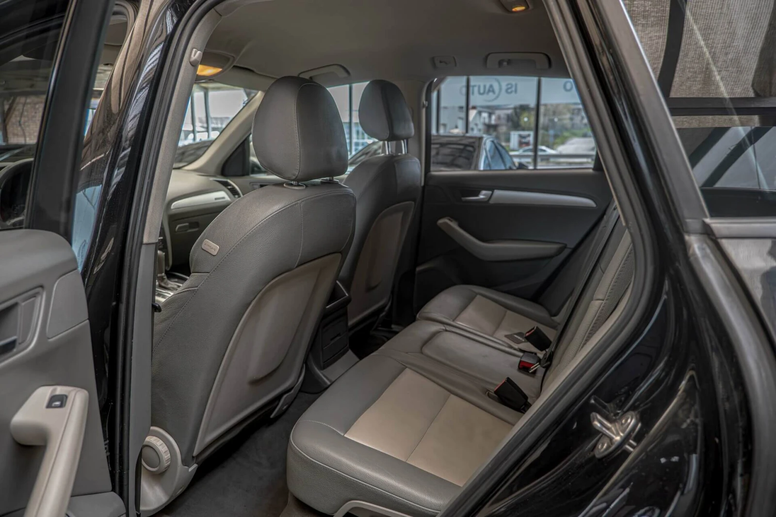 Audi Q5 2.0TDI/Quattro/PDC/BiXenon/F1/BiColor Lether/, снимка 8 - Автомобили и джипове - 54184718