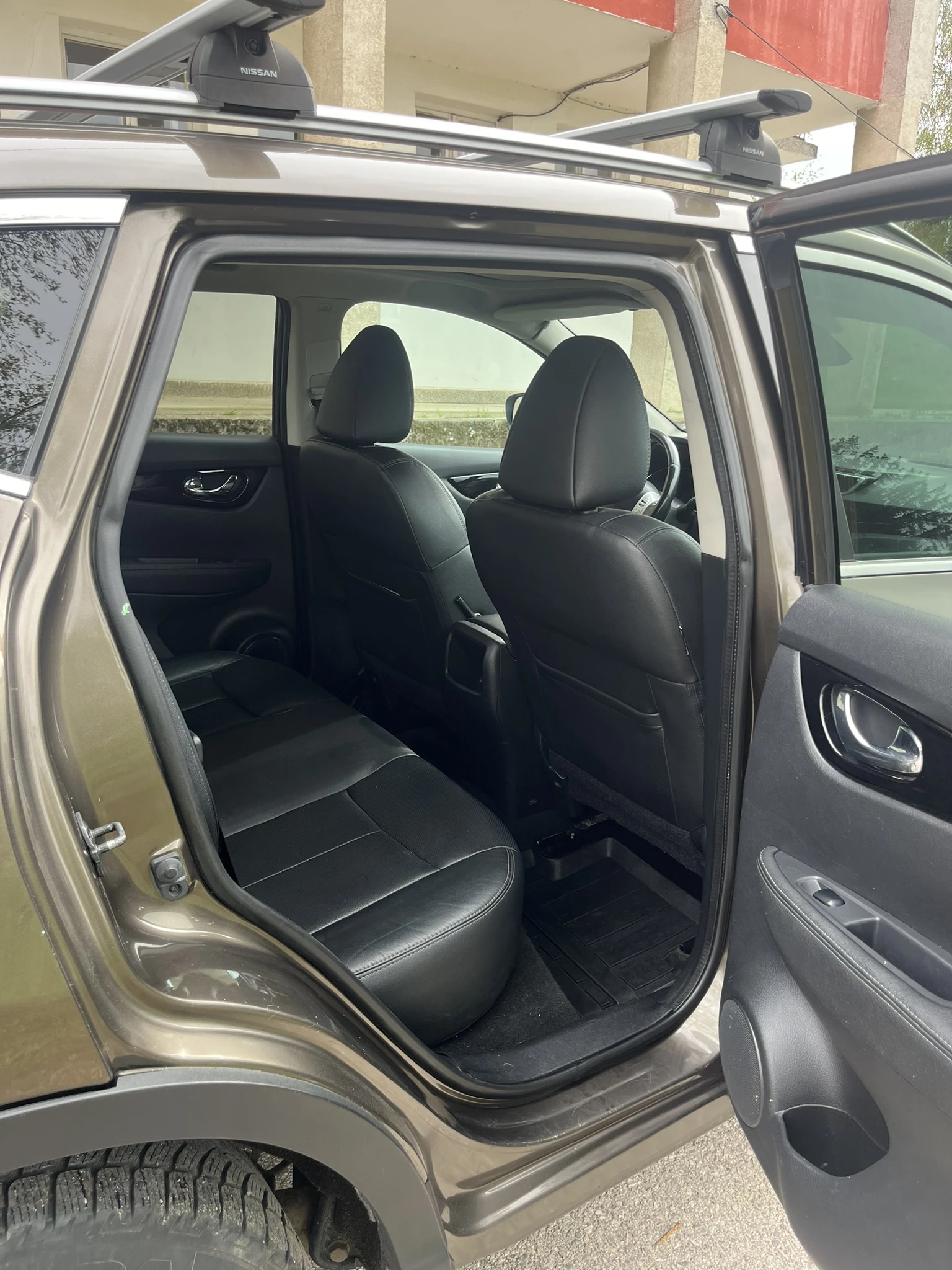 Nissan Qashqai, снимка 12 - Автомобили и джипове - 54288711