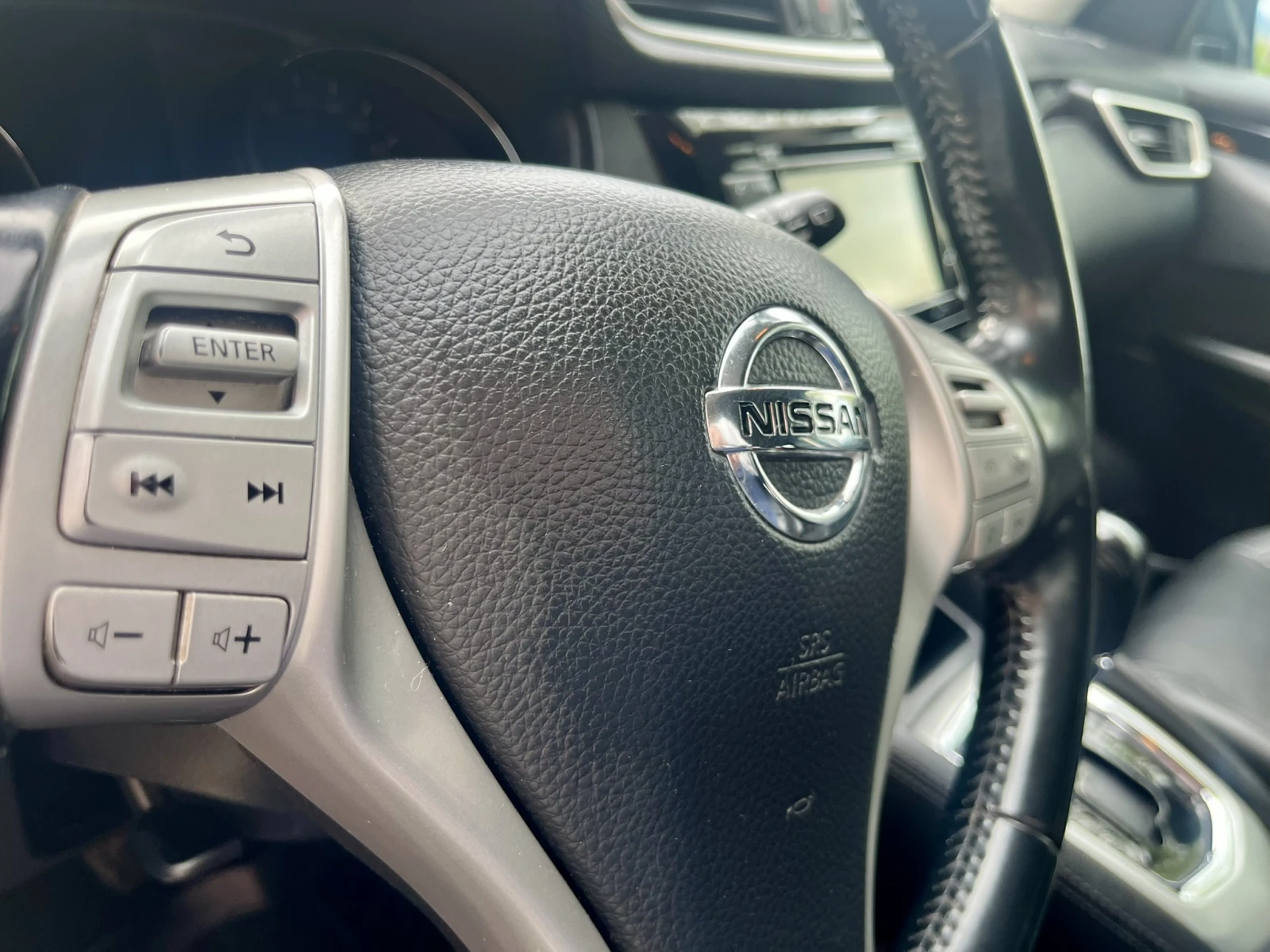 Nissan Qashqai, снимка 8 - Автомобили и джипове - 54288711