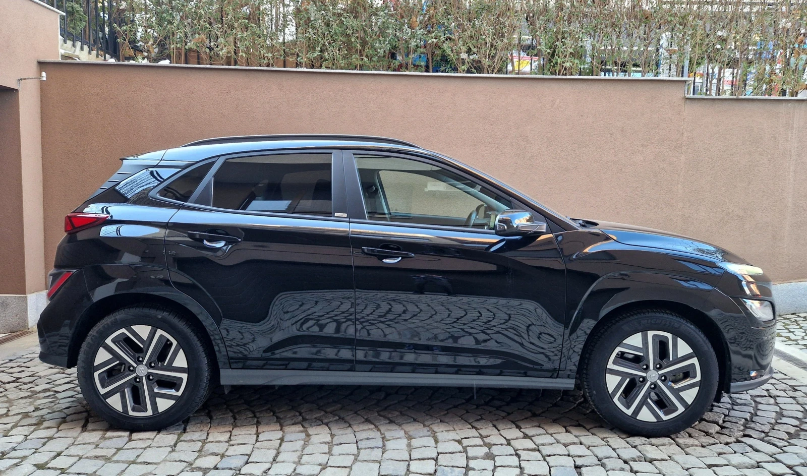 Hyundai Kona SOH100%Сервизна Книжка, снимка 2 - Автомобили и джипове - 56269292