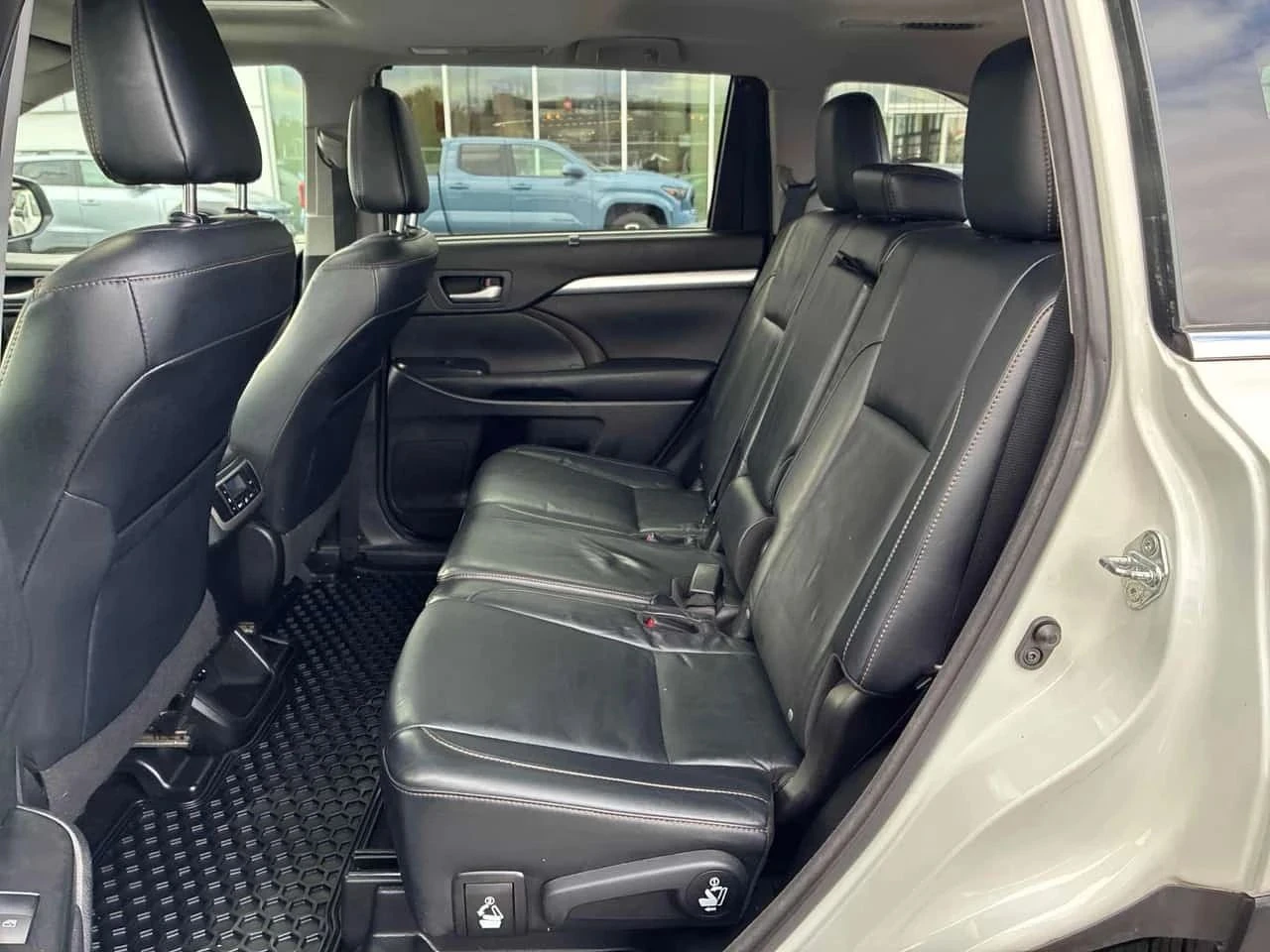 Toyota Highlander, снимка 16 - Автомобили и джипове - 56737708