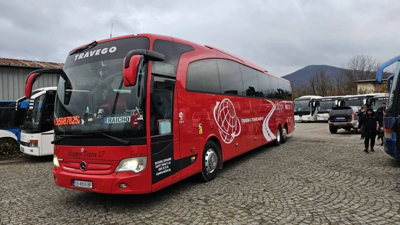 Mercedes-Benz Travego RHD17