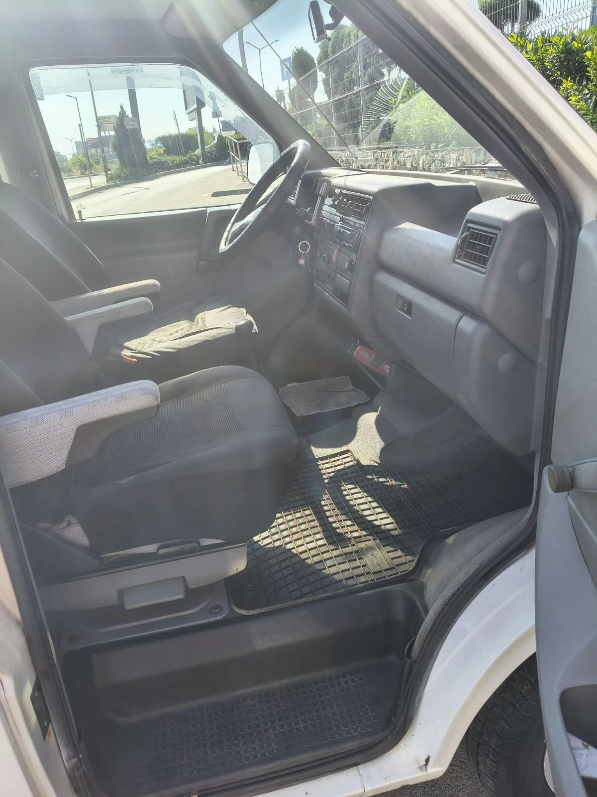 VW Multivan, снимка 7 - Бусове и автобуси - 55075498