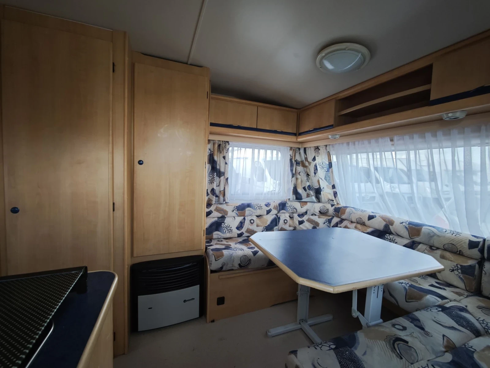 Каравана Caravelair Bambo Luxe , снимка 13 - Каравани и кемпери - 56328850