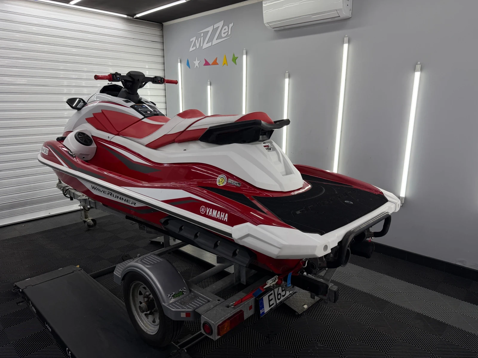 Джет Yamaha GP1800R, снимка 4 - Воден транспорт - 55679660