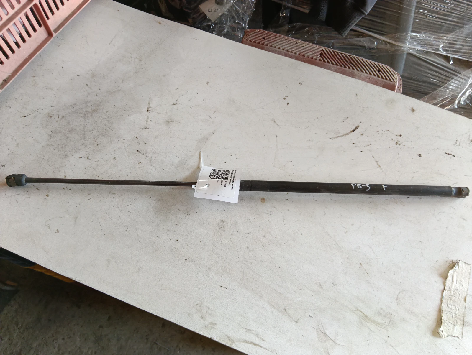 амортисьор преден капак 3C0823359A VW Passat