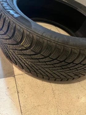 Гуми Зимни 205/50R17, снимка 2 - Гуми и джанти - 47968043