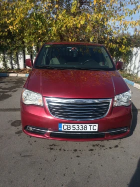 Chrysler Town and Country, снимка 2