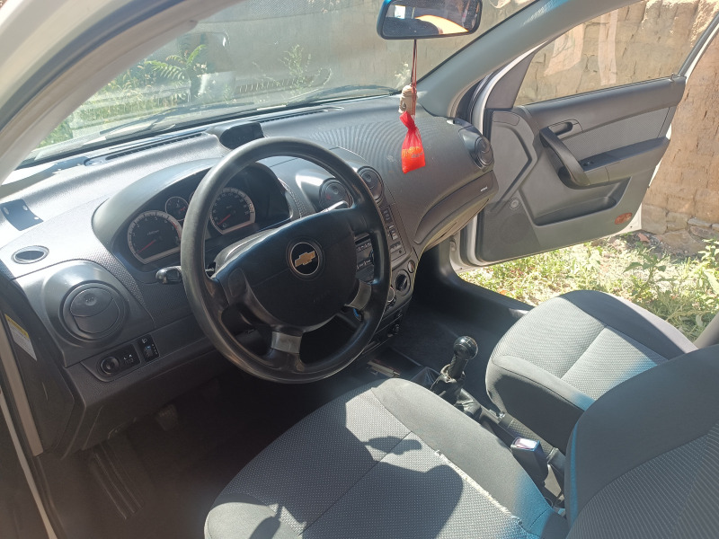 Chevrolet Aveo, снимка 9 - Автомобили и джипове - 46409851