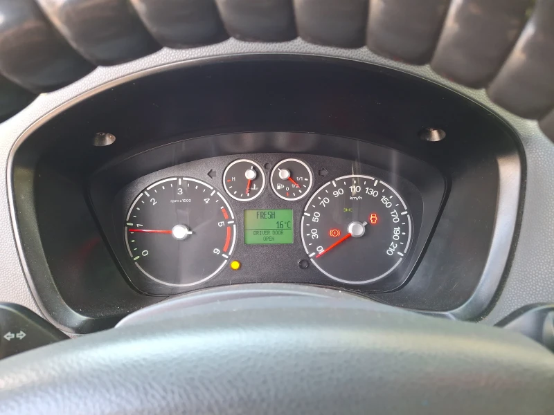 Ford Connect 1.8 TDCi, снимка 6 - Автомобили и джипове - 49183545