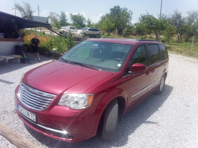 Chrysler Town and Country, снимка 1 - Автомобили и джипове - 48891402