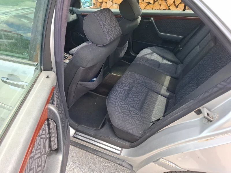 Mercedes-Benz C 180, снимка 8 - Автомобили и джипове - 52710215