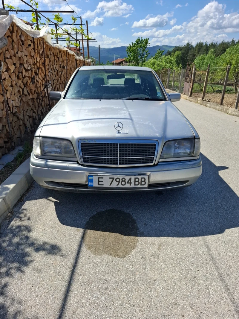 Mercedes-Benz C 180, снимка 2 - Автомобили и джипове - 52710215
