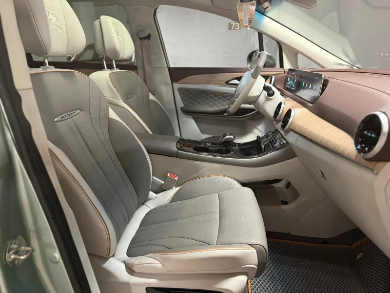 DONGFENG M4-YACHT FORTHING 4 U TOUR, снимка 10 - Автомобили и джипове - 51911353