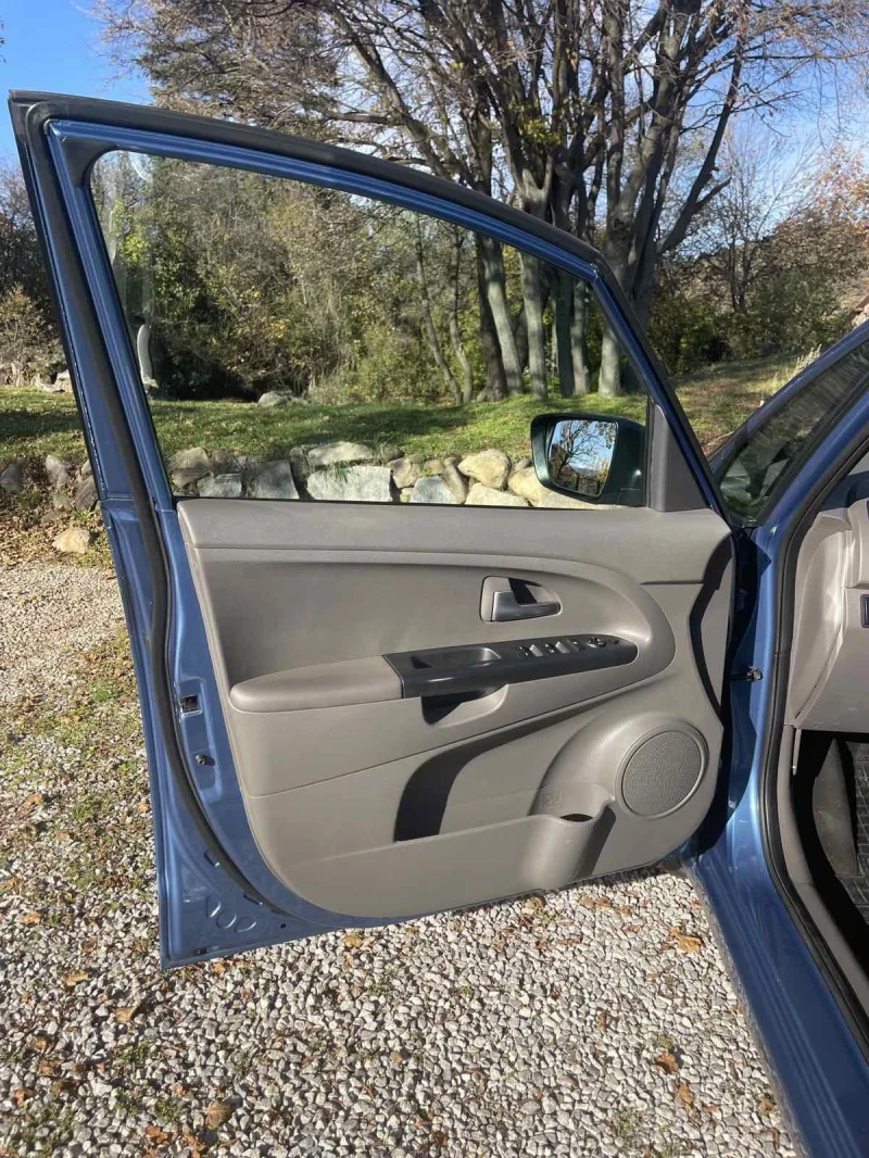 Kia Venga 1.6 бензин / ГАЗ, снимка 14 - Автомобили и джипове - 52585499