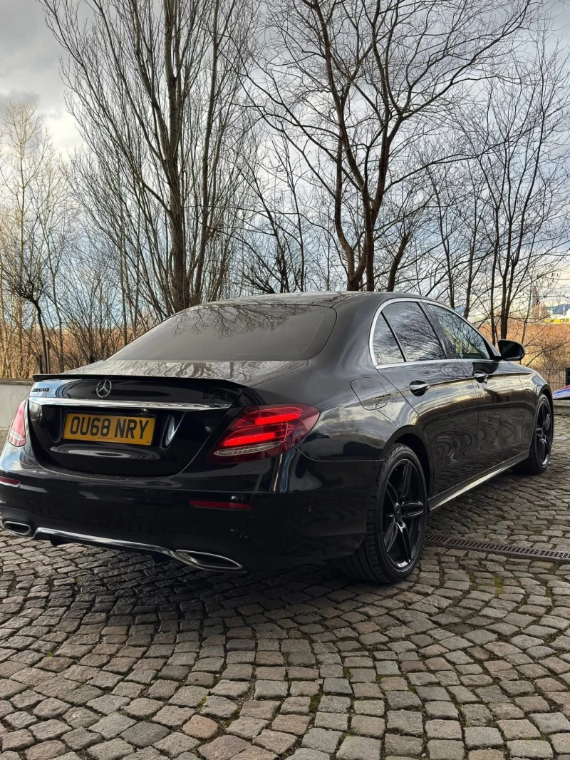 Mercedes-Benz E 220, снимка 4 - Автомобили и джипове - 52998031