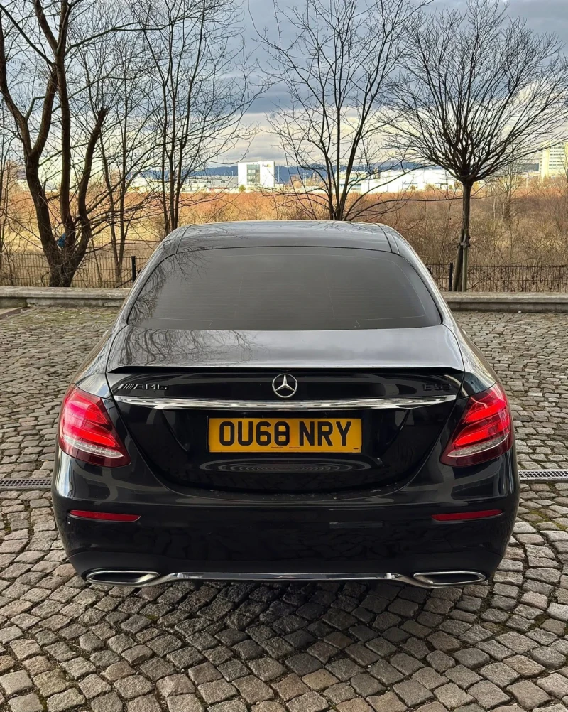 Mercedes-Benz E 220, снимка 6 - Автомобили и джипове - 52998031