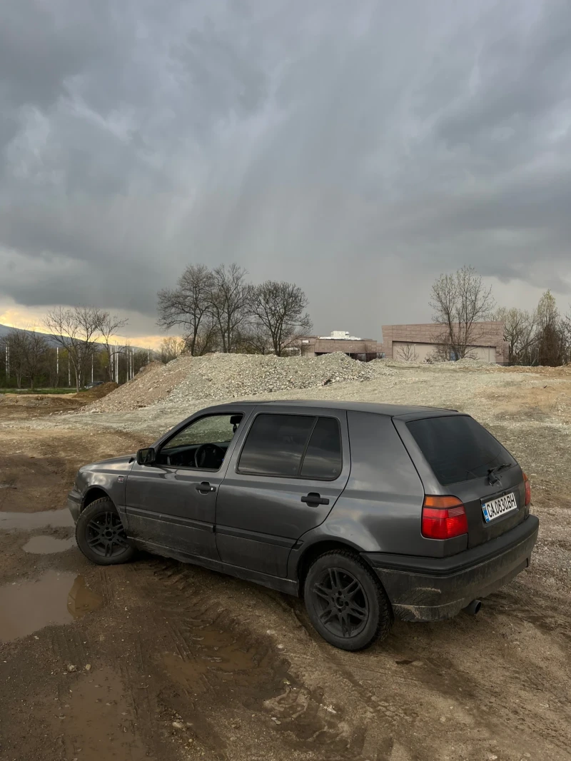 VW Golf, снимка 5 - Автомобили и джипове - 53286423