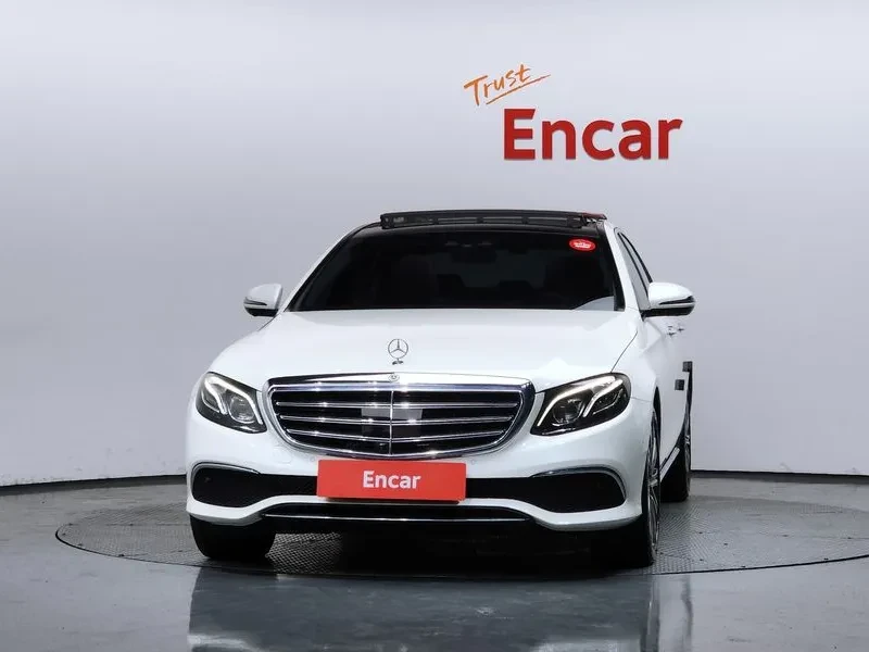 Mercedes-Benz E 400 4Matic Exclusive, снимка 3 - Автомобили и джипове - 55748673