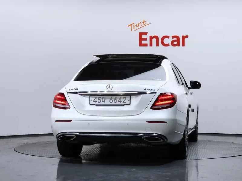 Mercedes-Benz E 400 4Matic Exclusive, снимка 4 - Автомобили и джипове - 55748673