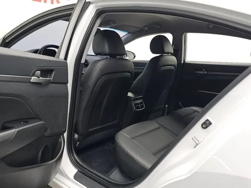 Hyundai Elantra Ad 1.6 Gdi Smart, снимка 11 - Автомобили и джипове - 56719494