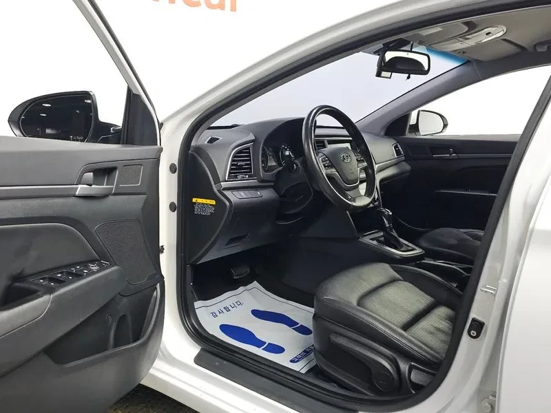 Hyundai Elantra Ad 1.6 Gdi Smart, снимка 10 - Автомобили и джипове - 56719494