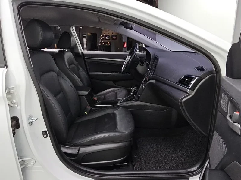Hyundai Elantra Ad 1.6 Gdi Smart, снимка 12 - Автомобили и джипове - 56719494