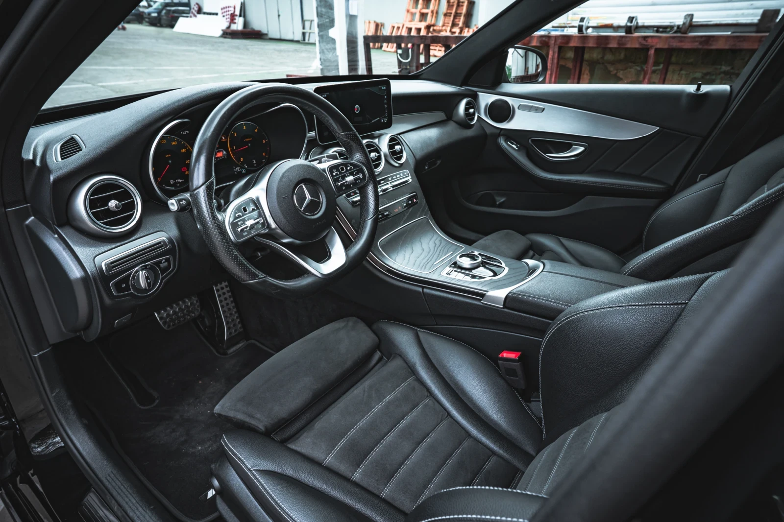 Mercedes-Benz C 220 AMG LINE  - изображение 4