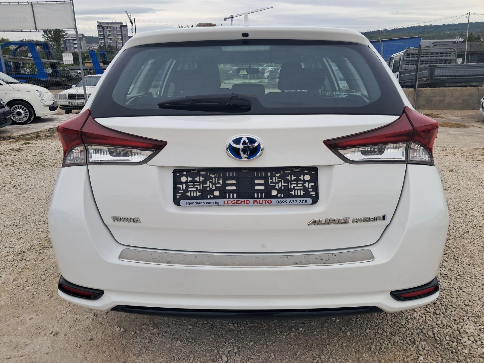 Toyota Auris 1.8ХИБРИД, FACE-LIFT  - изображение 6