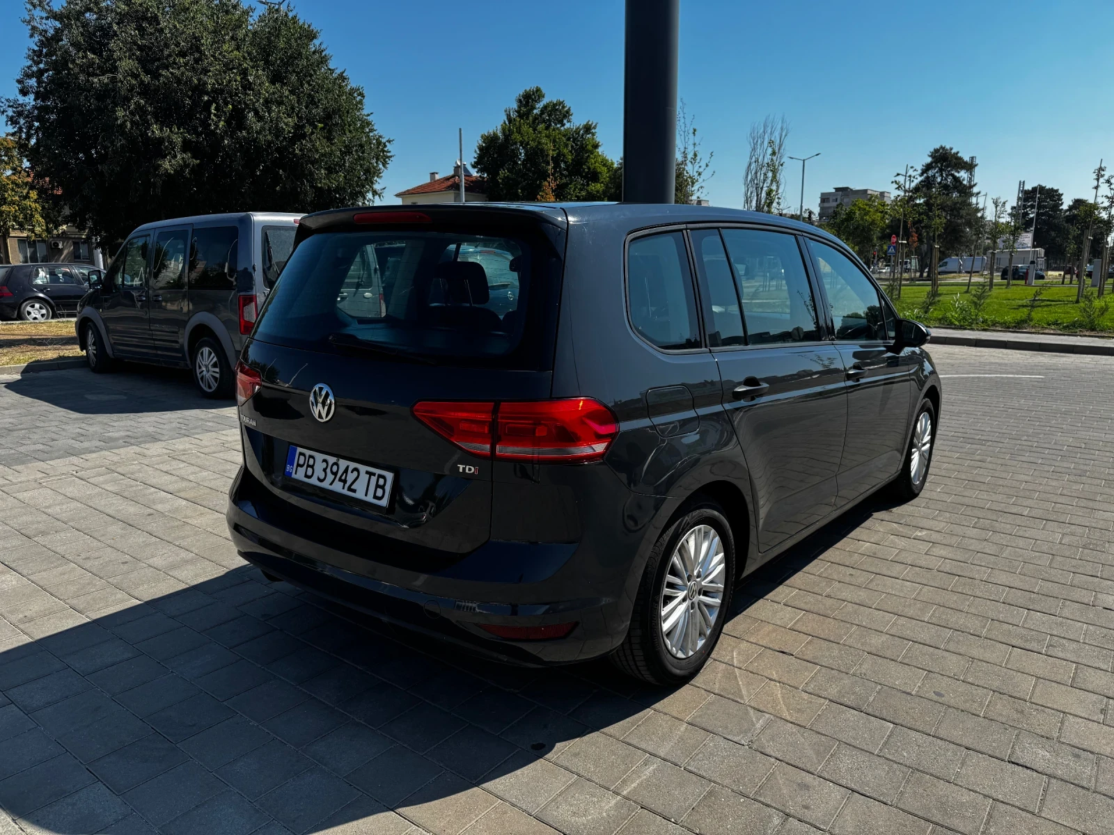 VW Touran 1.6 TDI - изображение 4