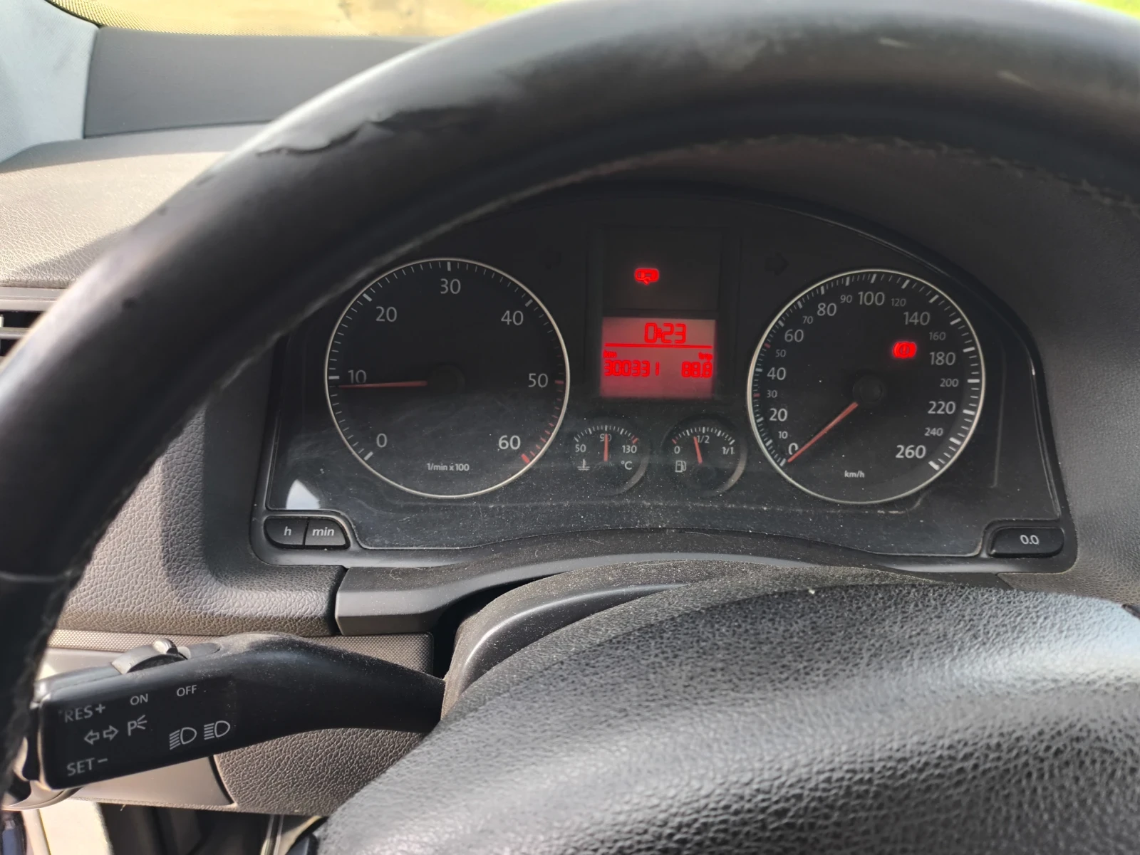 VW Golf 1.9 TDI 105 к.с. - изображение 7