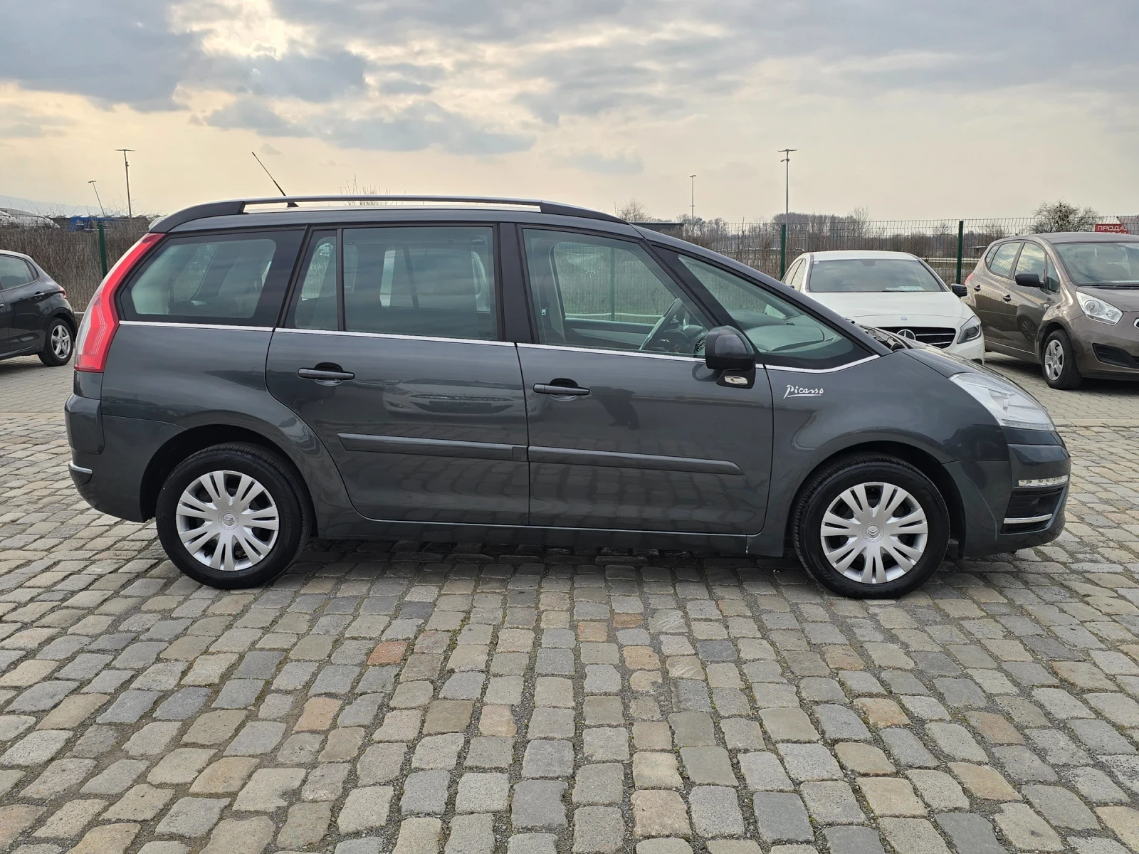 Citroen C4 Picasso 1.6HDI 112кс 7 места ЕВРО 5, снимка 5 - Автомобили и джипове - 53147604
