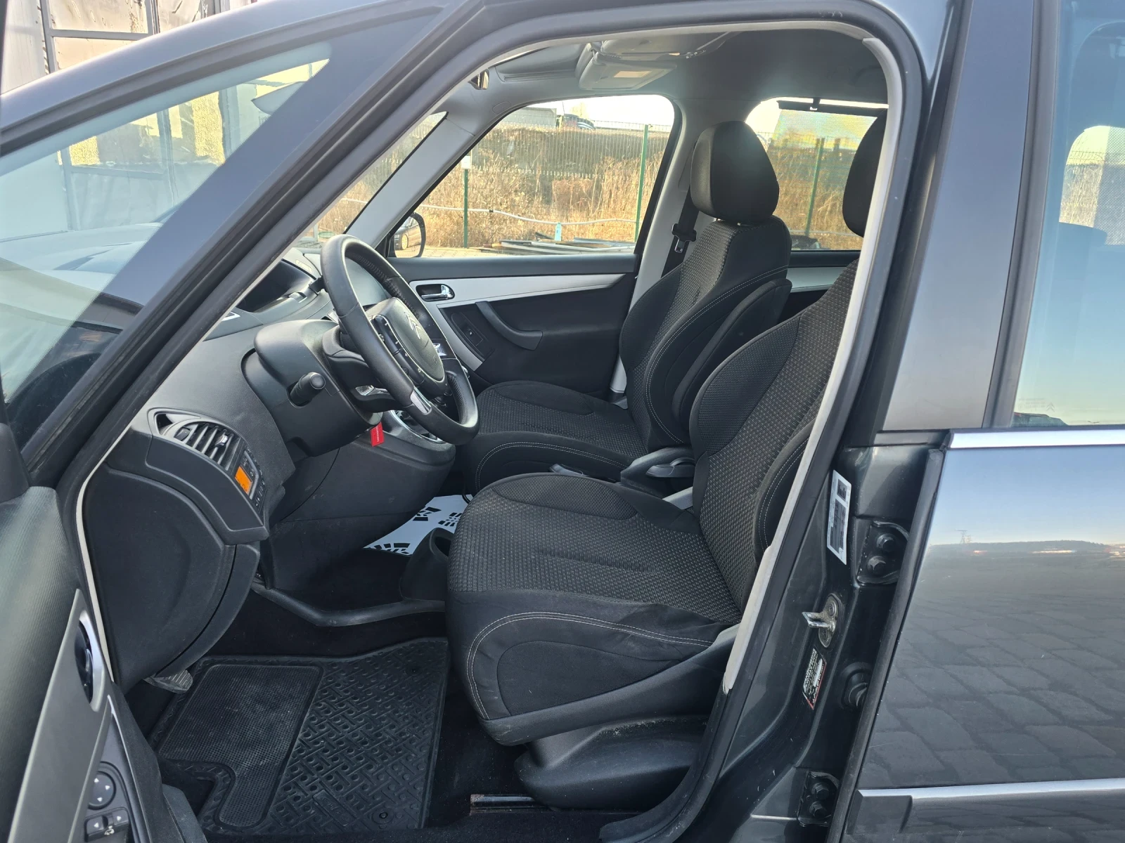 Citroen C4 Picasso 1.6HDI 112кс 7 места ЕВРО 5 - изображение 10