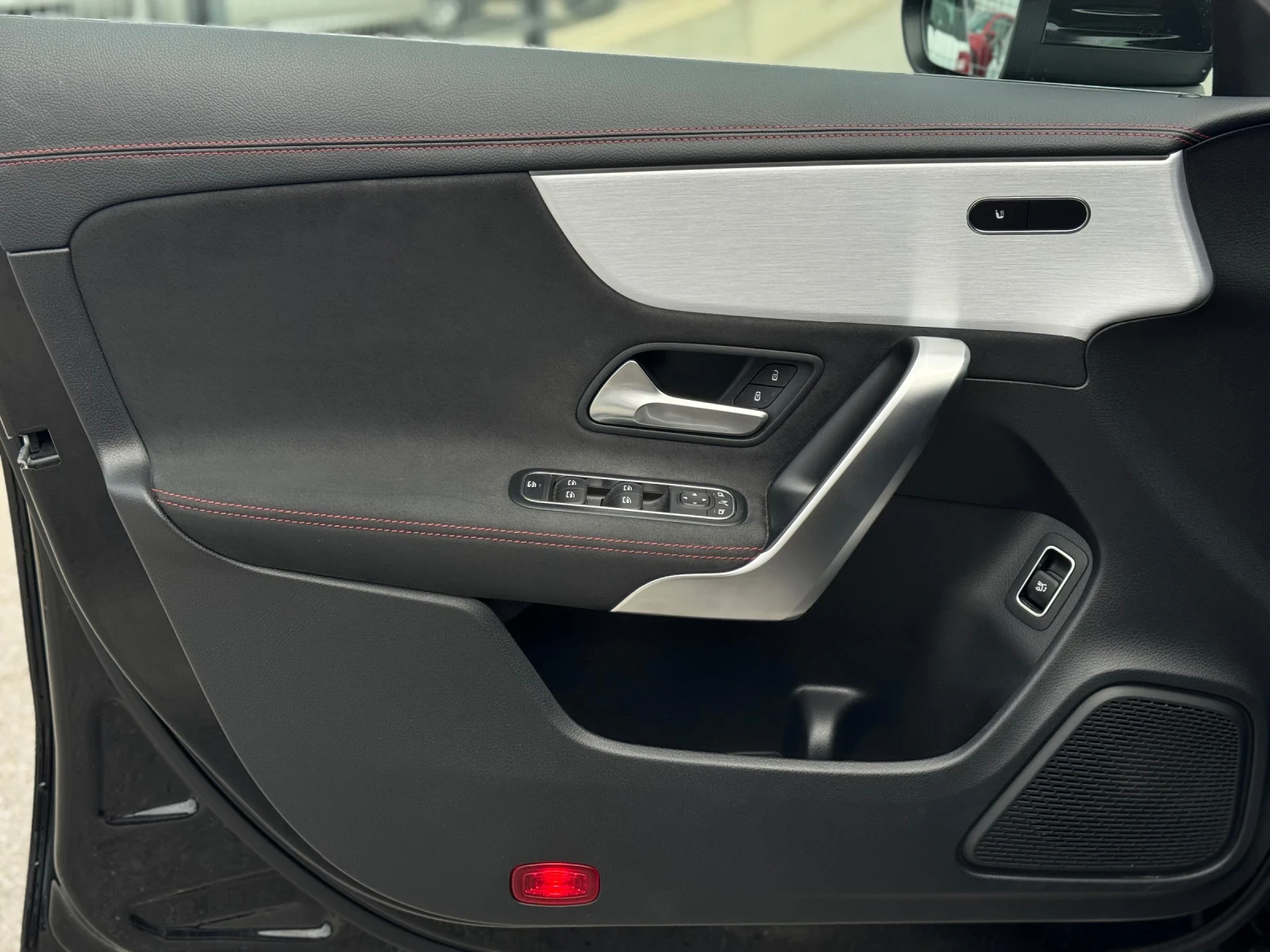 Mercedes-Benz CLA AMG, снимка 8 - Автомобили и джипове - 53985160