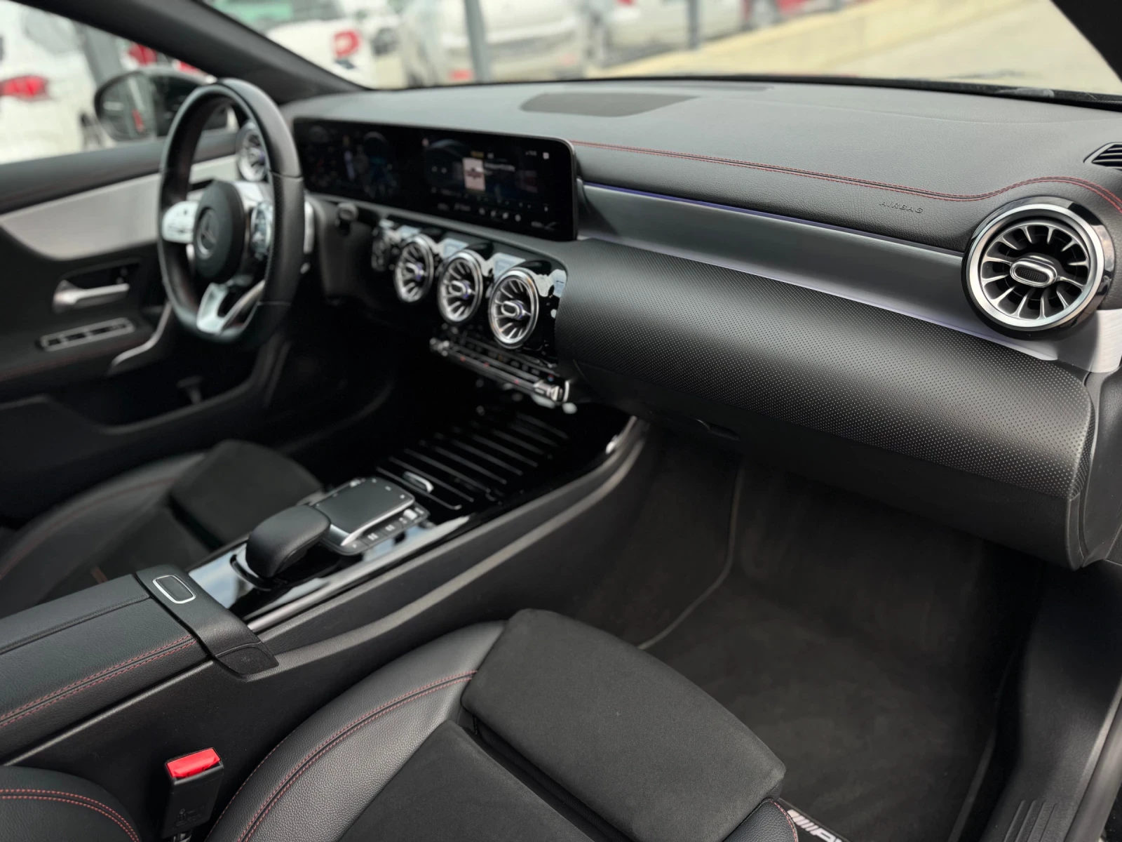 Mercedes-Benz CLA AMG, снимка 13 - Автомобили и джипове - 53985160