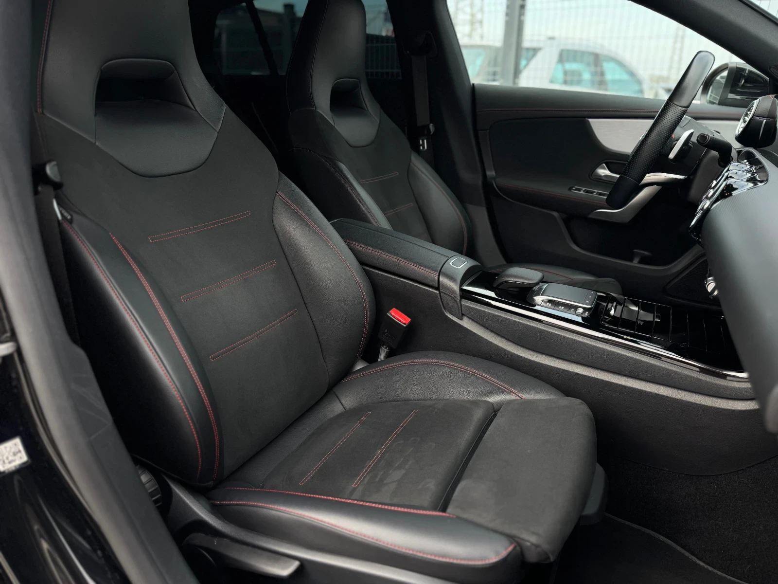 Mercedes-Benz CLA AMG, снимка 12 - Автомобили и джипове - 53985160