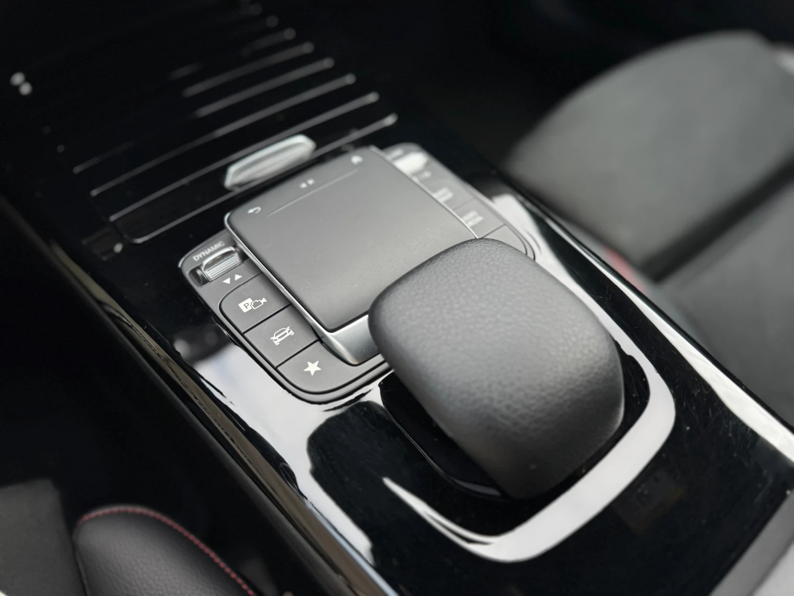 Mercedes-Benz CLA AMG, снимка 16 - Автомобили и джипове - 53985160