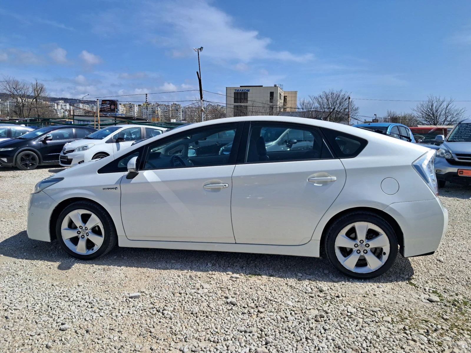 Toyota Prius 1.8Хибрид ПЕРФЕКТЕН .НАВИГАЦИЯ. КАМЕРА, снимка 5 - Автомобили и джипове - 54194215