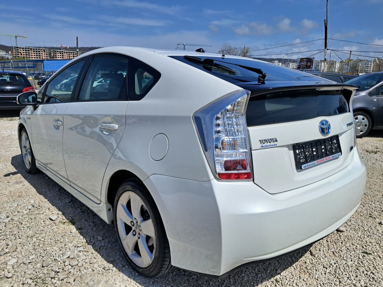 Toyota Prius 1.8Хибрид ПЕРФЕКТЕН .НАВИГАЦИЯ. КАМЕРА, снимка 8 - Автомобили и джипове - 54194215