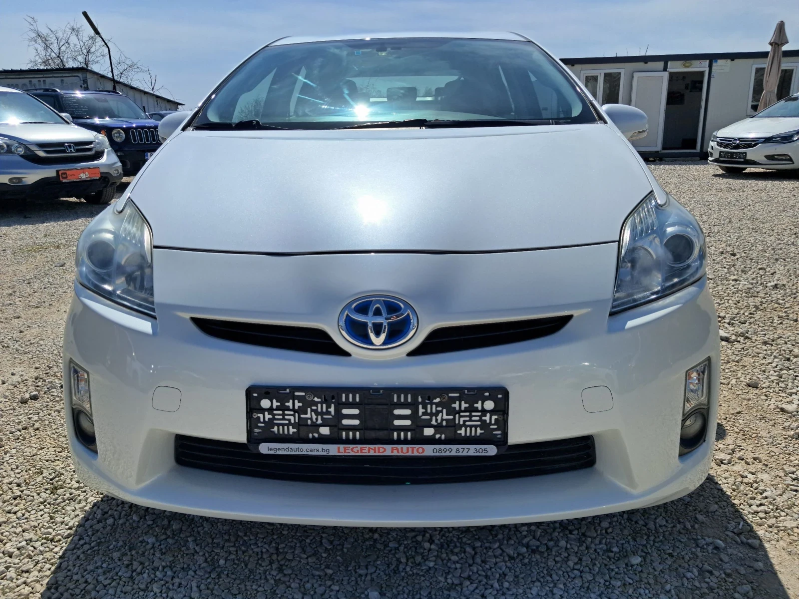 Toyota Prius 1.8Хибрид ПЕРФЕКТЕН .НАВИГАЦИЯ. КАМЕРА, снимка 3 - Автомобили и джипове - 54194215