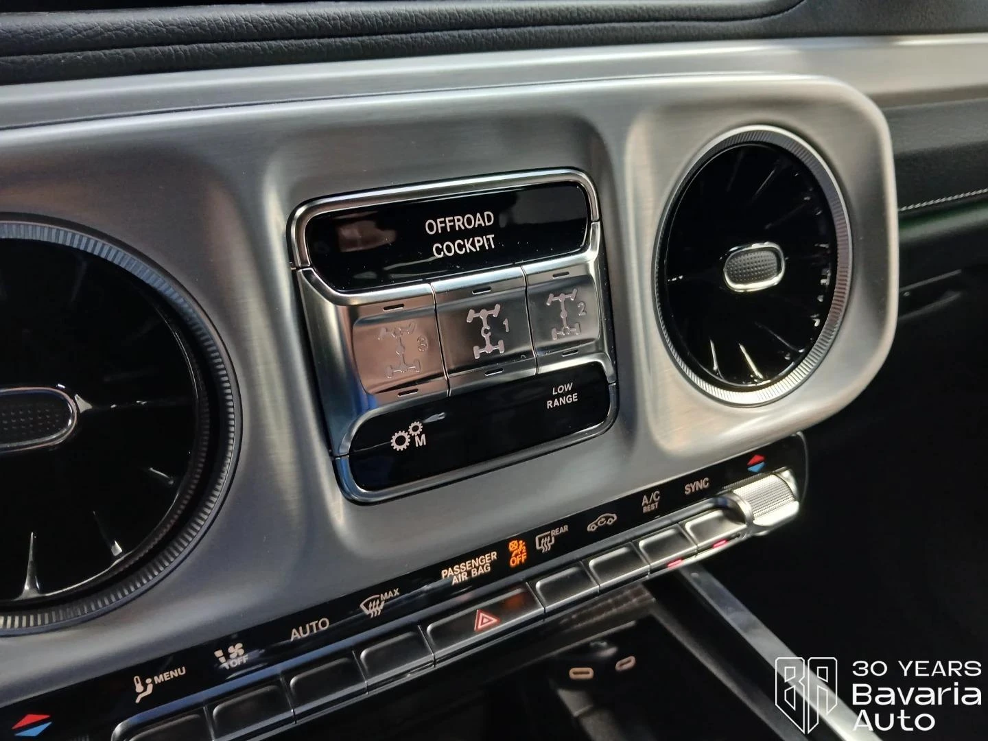 Mercedes-Benz G 450 d 4MATIC 9G-TRONIC STRONGER THAN THE 1980s 1 / 460 | Mobile.bg � ����������� 15