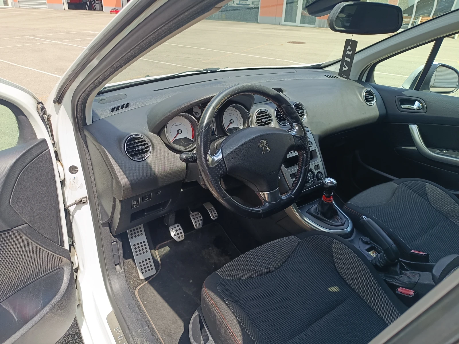 Peugeot 308 1.6 HDI, снимка 8 - Автомобили и джипове - 54812619