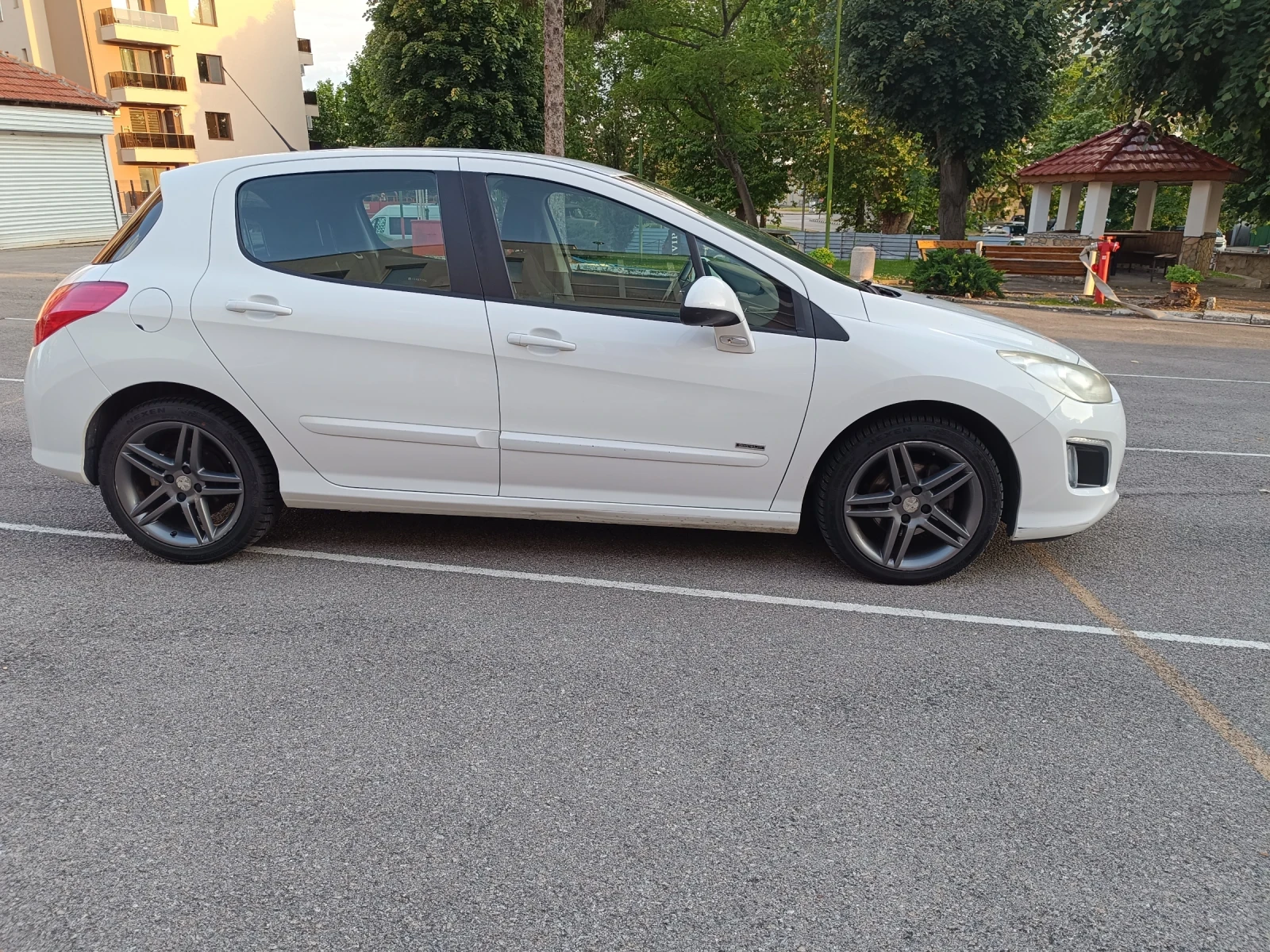 Peugeot 308 1.6 HDI, снимка 3 - Автомобили и джипове - 54812619
